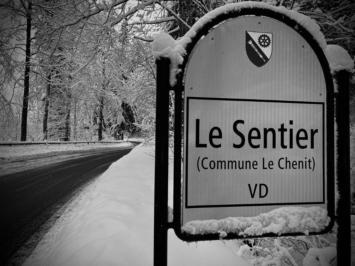 Hotel De Ville Du Sentier Le Sentier Exteriör bild